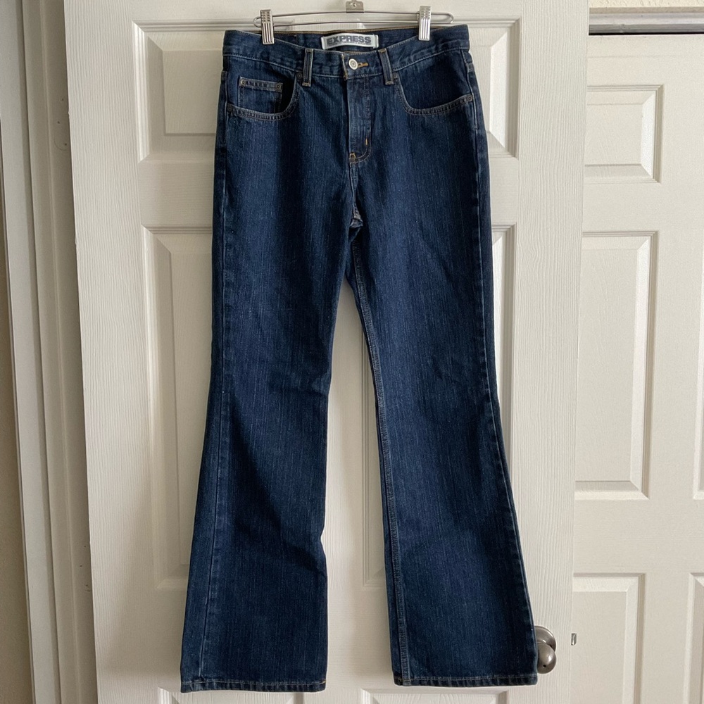 Express Precision Fit Low Rise Flare Jeans Size 5/6 R - Picture 8 of 8